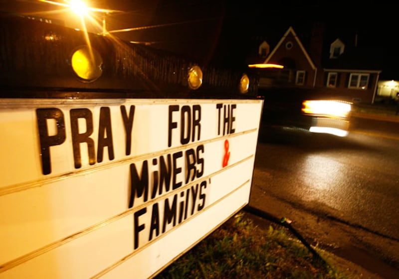 galleries/2010/04/06/west-virginia-mining-tragedy/west-va-mine-accident---8_m0irjv