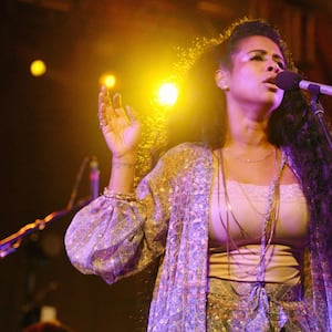 articles/2014/05/03/kelis-s-comeback-the-r-b-diva-on-new-album-food-legacy-of-milkshake-and-the-nas-split/140502-stern-kelis-cheats_s4ksfi