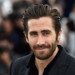 articles/2016/03/28/jake-gyllenhaal-on-his-batman-flirtation-and-affinity-for-outsiders-normal-is-perverse/160327-stern-gyllenhaal-tease_bo8y30