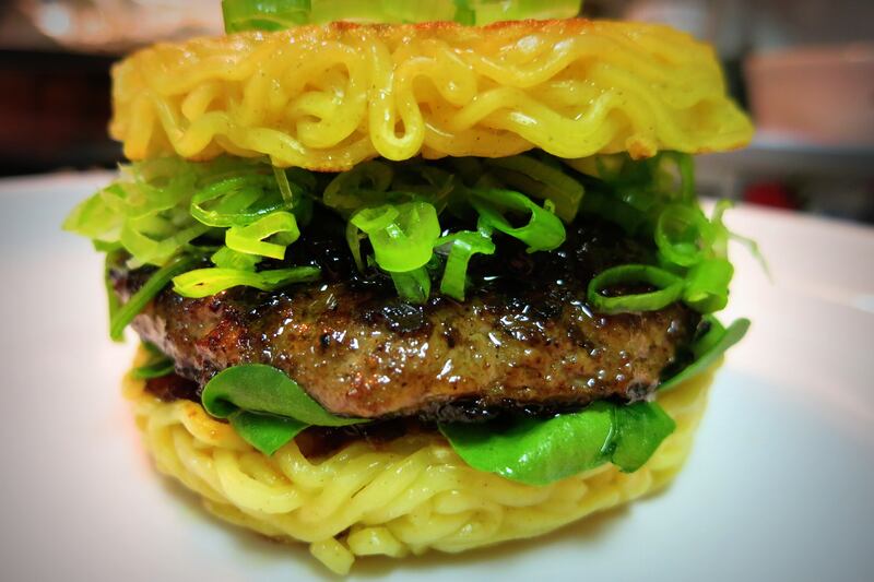 articles/2013/08/09/ramen-burger-s-inventor-talks-about-the-food-craze-eclipsing-the-cronut/130808-ramen-burger-stern-tease_rpfais