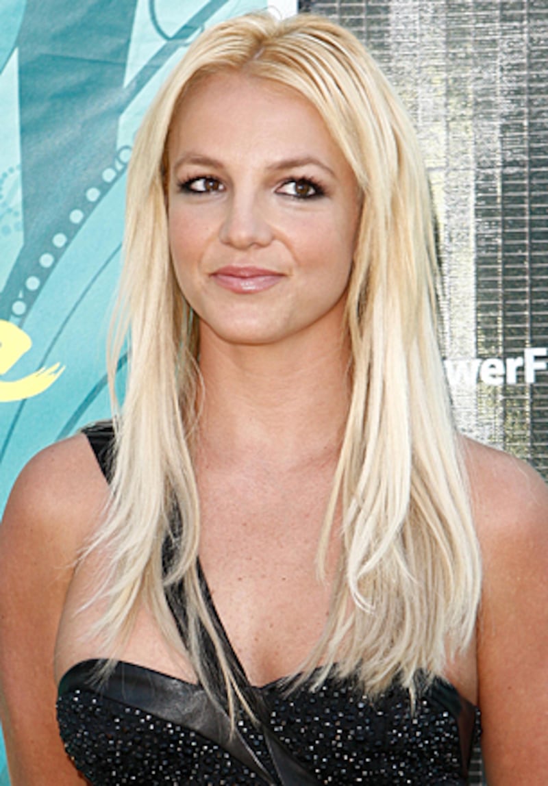 galleries/2011/02/08/celebrity-shoplifters/celeb-shoplifters---spears_ncibjw