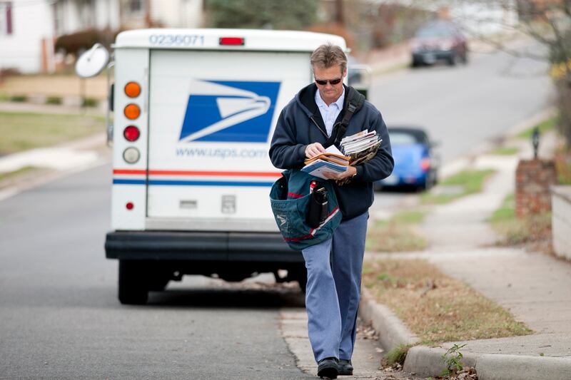 galleries/2011/12/23/post-office-is-drowning-in-a-sea-of-red-ink/us-postal-service-eliminates-next-day-mail-cs_cykxf0