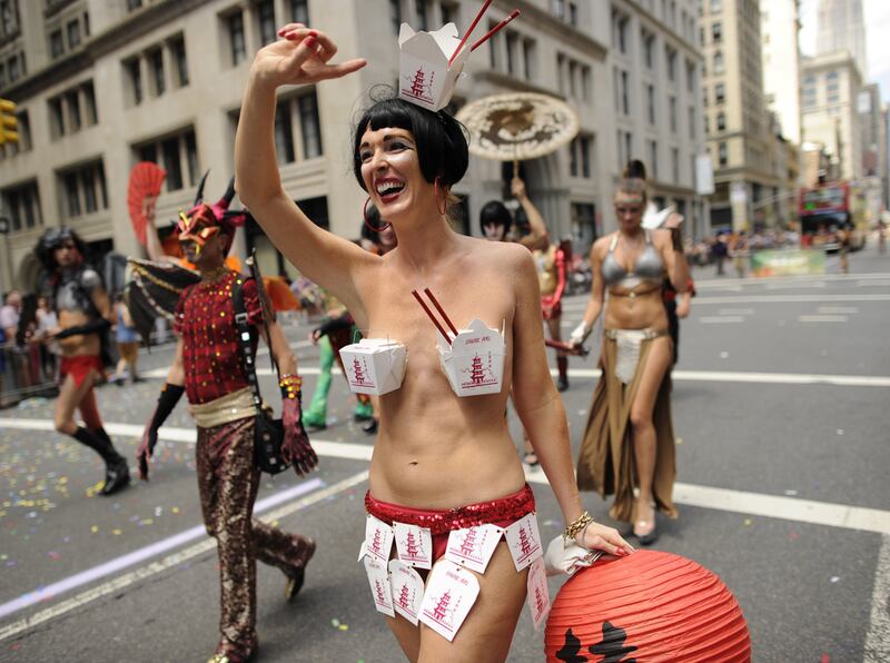 galleries/2012/06/24/gay-pride-parades-around-the-world-photos/gay-pride-parades-nyc4_ixeyxl