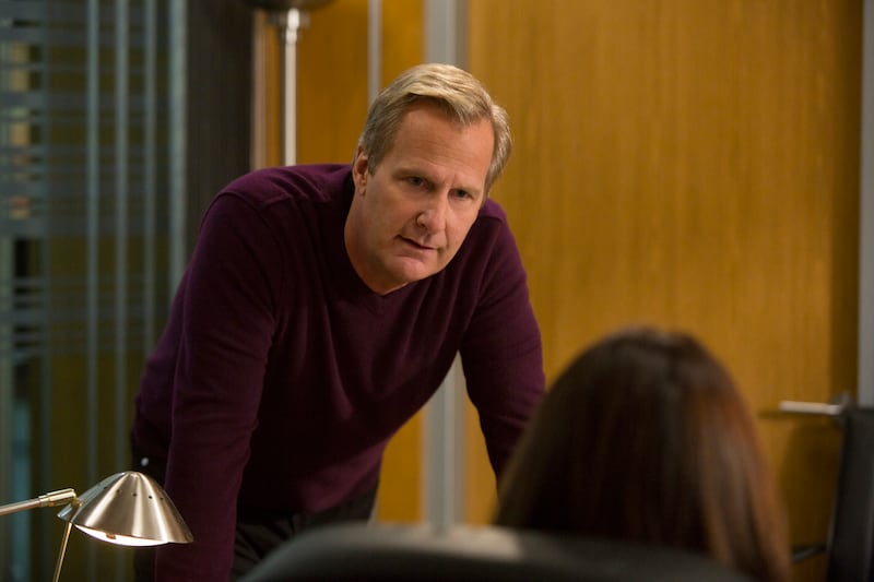 articles/2013/08/25/jeff-daniels-on-the-most-explosive-episode-of-the-newsroom-yet/130825-Stern-Newsroom-tease_xhlbse