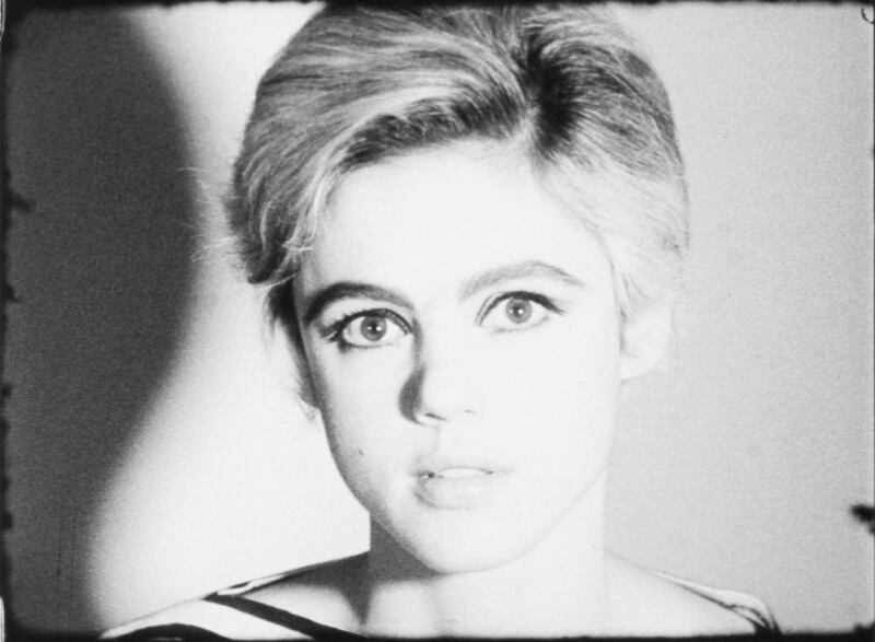 articles/2014/01/07/warhol-gives-edie-sedgwick-the-evil-eye/sedgwickwarhol-daily-pic_a6hbat