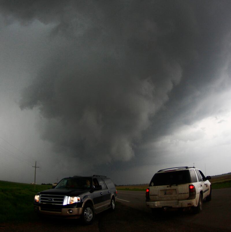 galleries/2013/05/20/tornado-rock-the-plains-photos/130520-tornado-1_g4dua2