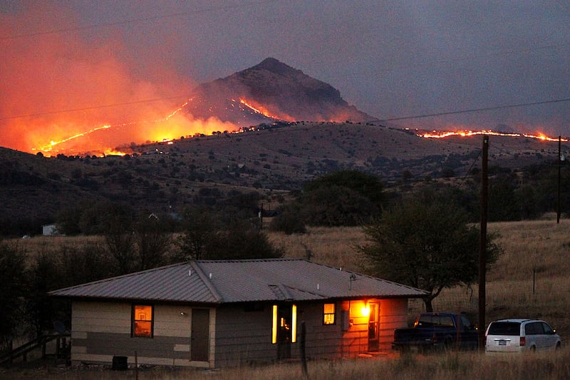 galleries/2011/09/06/texas-bastrop-fires-spread-near-austin/texas-wildfires-cheat_qb25yc