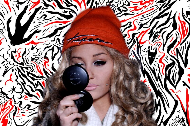 articles/2013/03/16/amanda-bynes-lindsay-yenter-more-celebrities-week-in-hell/130315-klassen-hell-amanda-bynes-tease_ti97xd