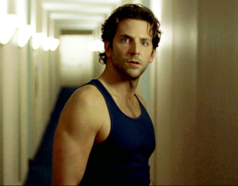 articles/2011/03/14/bradley-cooper-on-limitless-his-hair-and-why-he-doesnt-drink/setoodeh-cooper_166605_jwwv7c