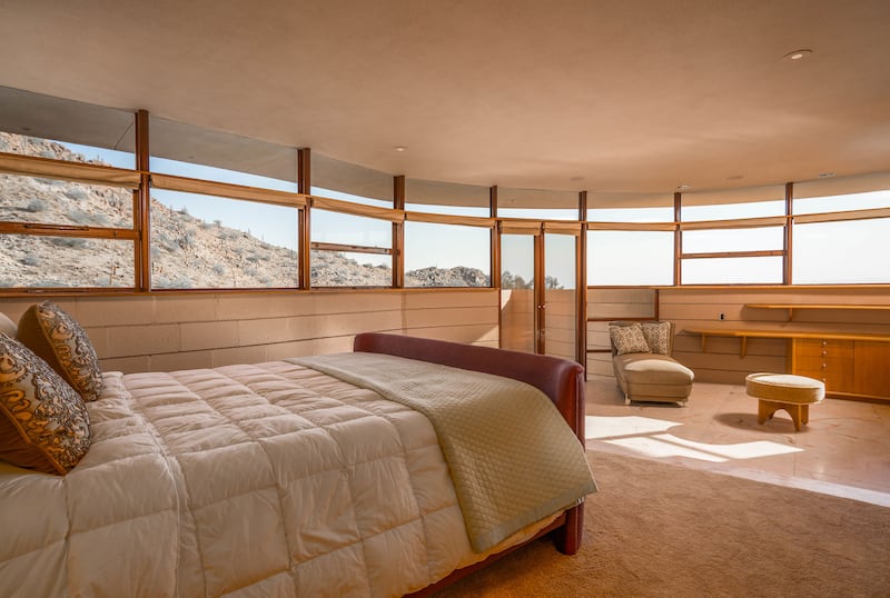 180128-mcnearney-omg-i-want-this-house-frank-lloyd-wright-arizona-24_ngkfmw