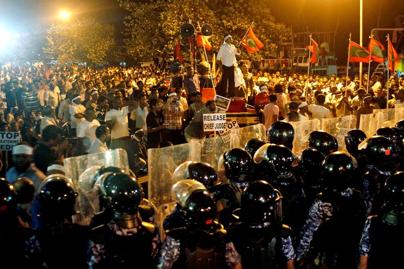 articles/2012/02/09/in-the-maldives-a-coup-in-paradise/a-coup-in-paradise-chakrabarti_o2ku41