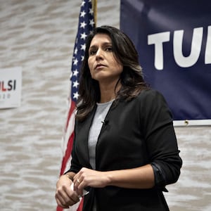 190425-lachlan-stein-tulsi-gabbard-hero_rmyzdp