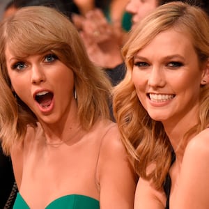 Taylor Swift and Karlie Kloss at the 2014 American Music Awards