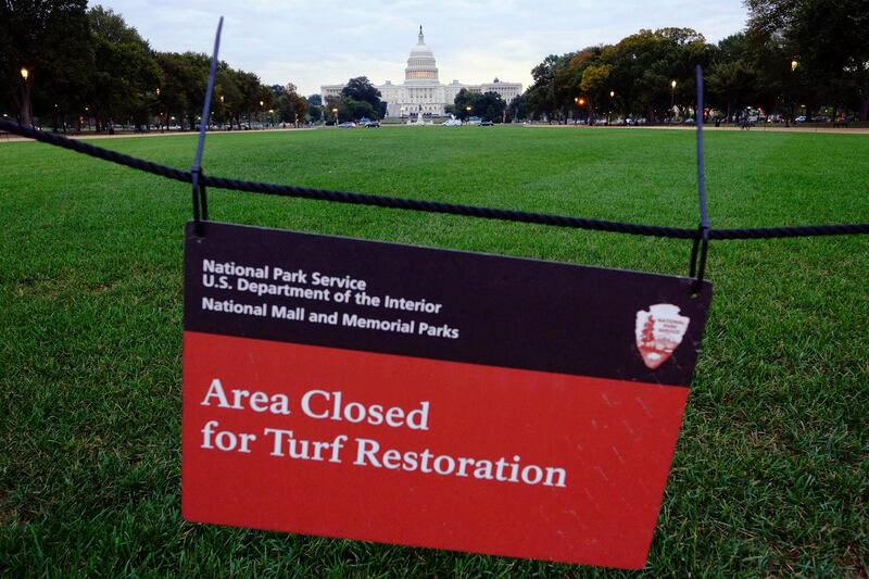 galleries/2013/10/01/closed-for-business-the-u-s-government-shuts-down-photos/131001-gov-shutdown-08_ofop0h