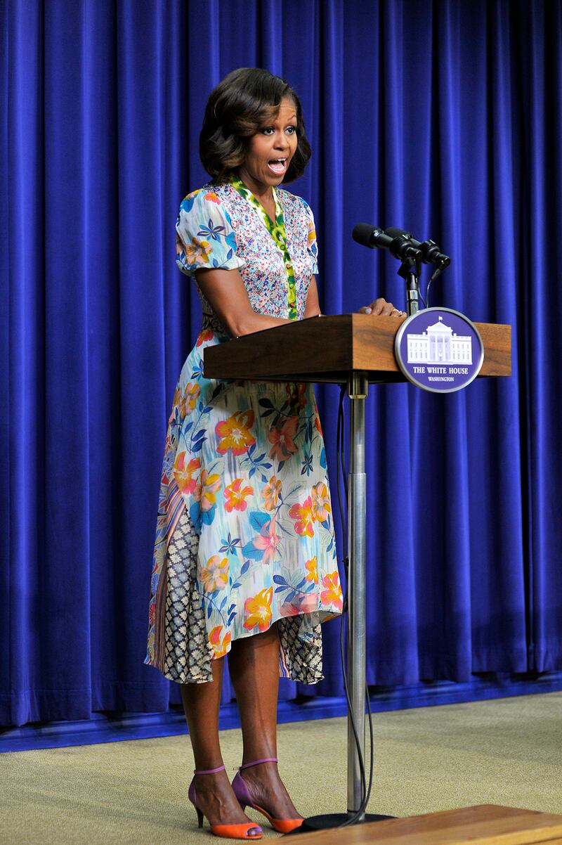 galleries/2010/05/07/first-lady-fashion/130828-michelle-floral_kowswd