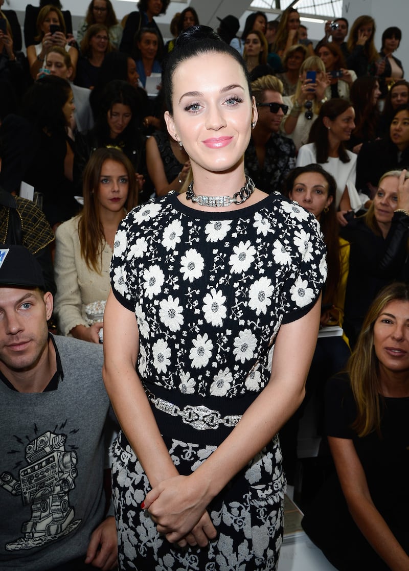 galleries/2013/09/09/from-justin-bieber-to-kanye-best-of-the-front-row-at-new-york-fashion-week-photos/131001-front-row-katy-perry-chanel_xwjoqe