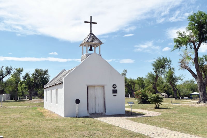 190110-melendez-texas-church-wall-embed-1_hbn7zn