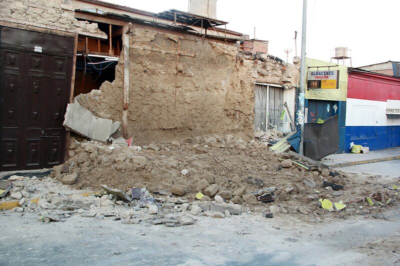 galleries/2014/04/02/tsunami-generated-after-earthquake-strikes-off-northern-chilean-coast-photos/140402-chile-earthquake-8_yxlz9r