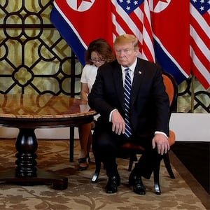 190303-trump-cohen-hearing-kim-cheat_ytgwmk