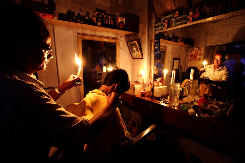 galleries/2012/07/31/blackout-in-northern-india-photos/india-blackout-1_hprhjd