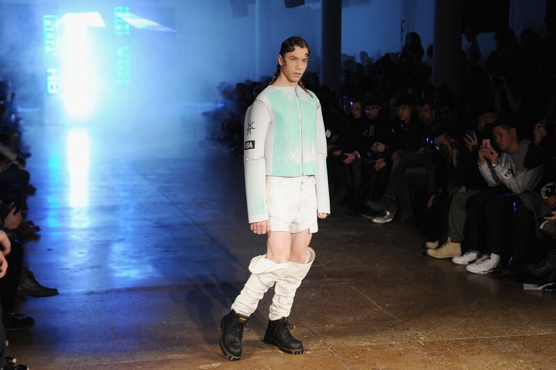 articles/2013/02/10/street-wear-brand-hood-by-air-makes-fashion-week-debut/130210-Sidell-Hood-by-Air-01_yl2o4g