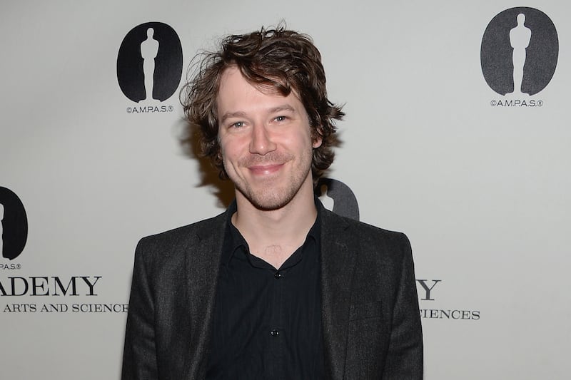 articles/2013/08/23/john-gallagher-jr-star-of-newsroom-and-short-term-12-is-hollywood-s-nicest-guy/130822-john-gal-nice-guy-fallon-tease_ejw6oa