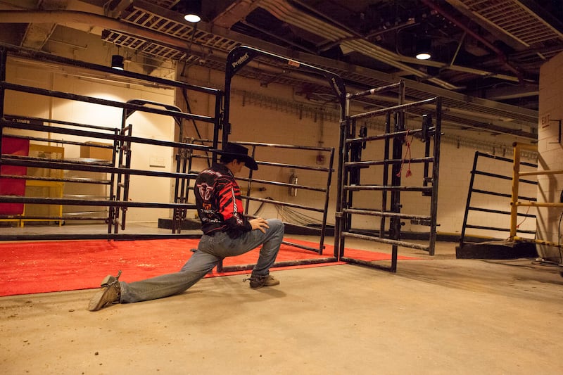 galleries/2016/01/16/behind-the-bull-a-night-with-a-professional-bull-rider-photos/160116_PBR_MSG_3_bqcn1y