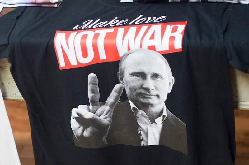 galleries/2014/10/17/putin-t-shirt-shop-photos/141015-putin-shirt-shop-02_rmopt7