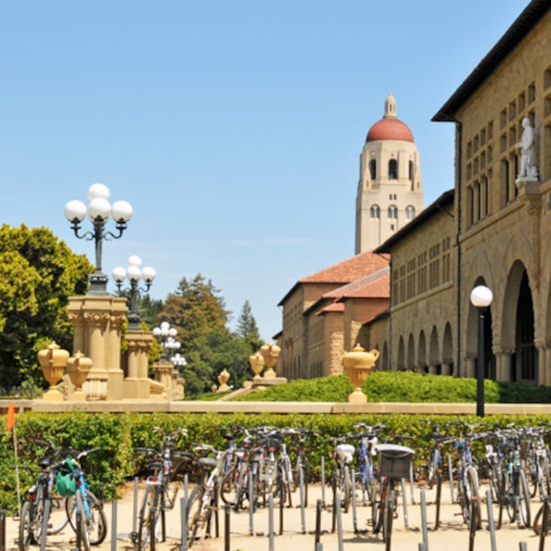 galleries/2010/04/11/the-100-happiest-colleges/campus-food---stanford-university_qwtxc3