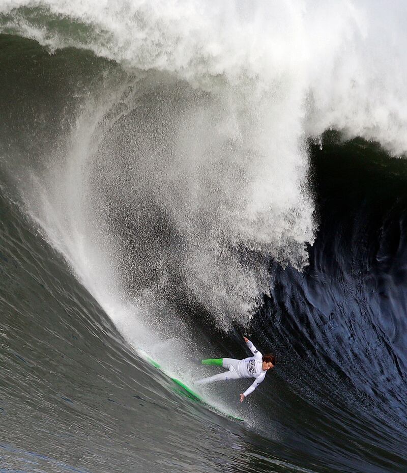 galleries/2014/01/25/with-monster-waves-rolling-in-surfing-s-best-hit-mavericks-photos/mavericks2014-1_tfupxq