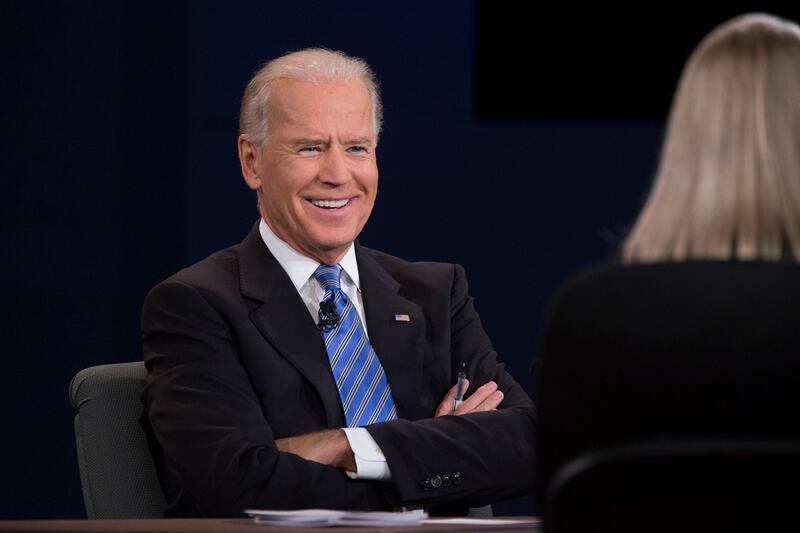 articles/2012/10/13/in-vice-presidential-debate-joe-biden-perfects-art-of-the-smirk/art-of-smirk-biden-siegel_ifiuoq