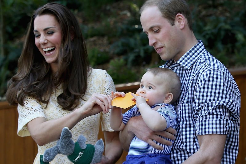 articles/2014/04/20/prince-george-and-the-easter-bunny/george-easter4_hwvp04