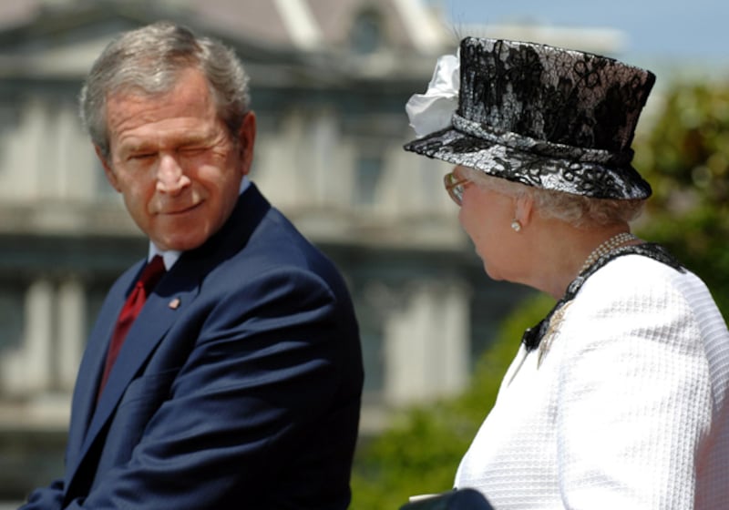 galleries/2010/07/05/queen-elizabeth-s-u-s-visits/queen-elizabeth-ii-visit---07-bush_pqtqrc