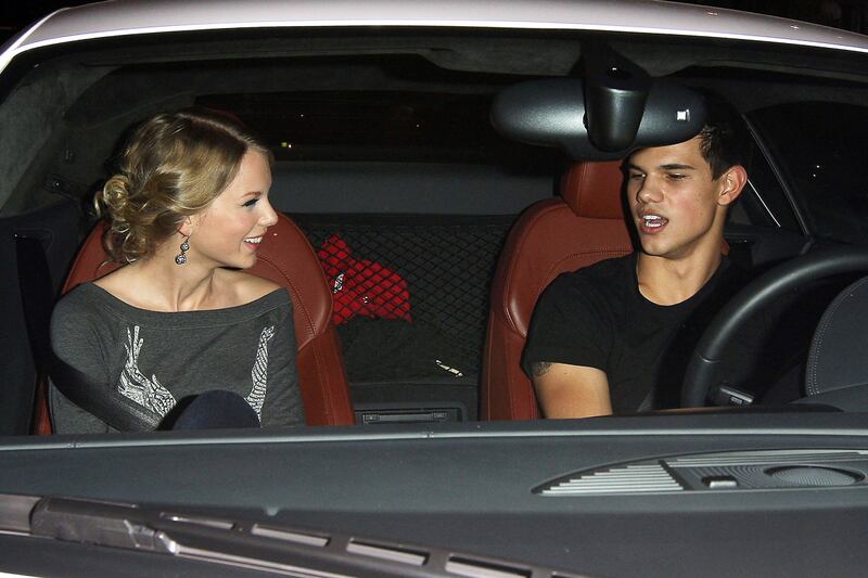 galleries/2012/03/02/tim-tebow-taylor-lautner-and-other-taylor-swift-boyfriend-photos/taylor-swift-taylor-laughtner_nsweaq