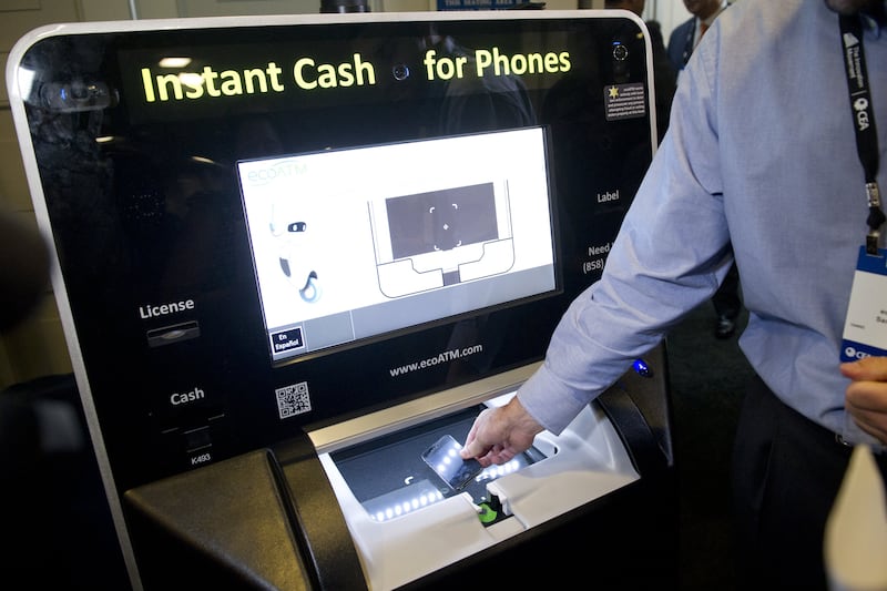 articles/2013/09/01/ecoatm-offers-consumers-a-new-way-to-sell-used-cell-phones-and-electronic-devices/130830-ecoatms-langs-tease_lqqoaa