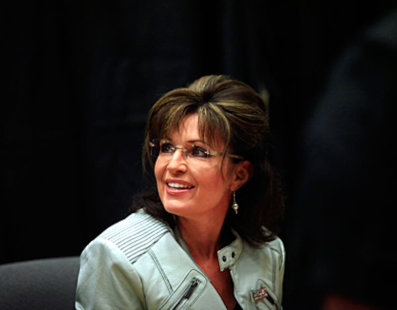 articles/2011/02/23/sarah-palin-tell-all-more-details-marital-problems-nude-photo-more/walshe-palin-part-deux_162033_nrcdlh