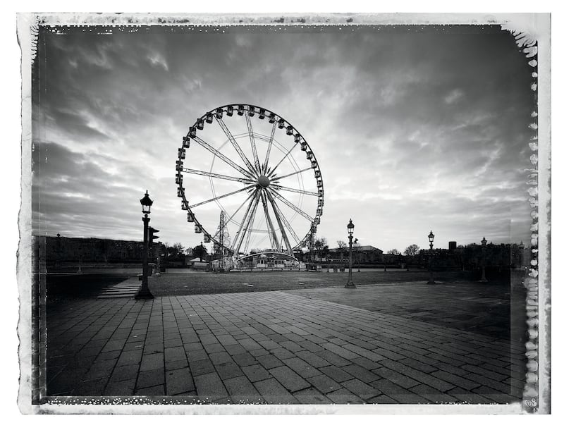 galleries/2014/11/28/paris-city-of-light-in-black-and-white-photos/141119-paris-city-lights-02_xfbiud