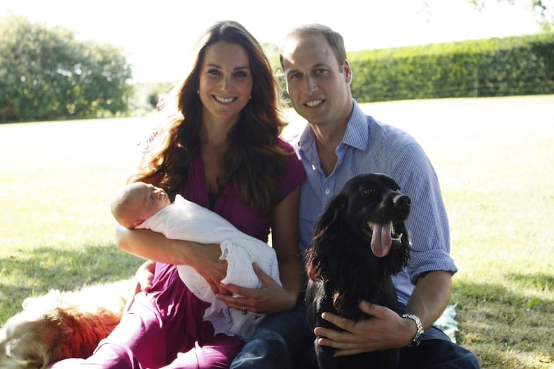 articles/2013/08/21/kate-middleton-s-family-portrait-dress-sells-out-anna-wintour-makes-instagram-debut/130818-royal-baby-tease_gsh4yv