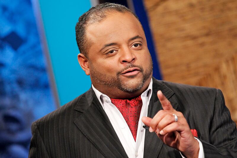 articles/2012/02/15/roland-martin-made-mistakes-in-tweets-deemed-anti-gay-but-is-no-homophobe/roland-martin-glaad-wilson-teaser_zq9zjp