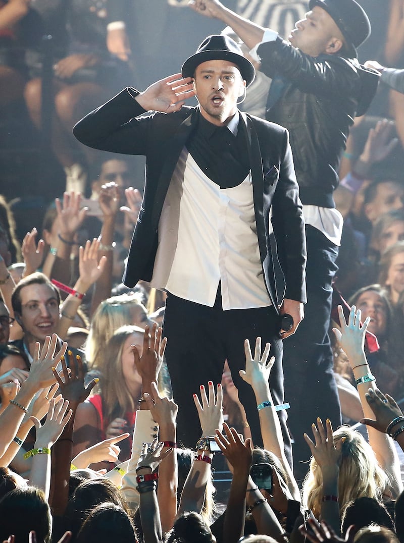 galleries/2013/08/26/best-of-vma-red-carpet-fashion-2013-photos/130825-vmas-justin-timberlake_tknlt4