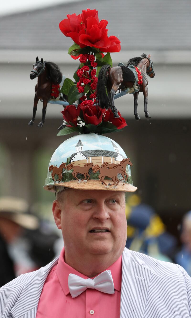 galleries/2017/05/06/the-best-hats-from-the-kentucky-derby/170506-kentucky-derby-hats-8_em80s2