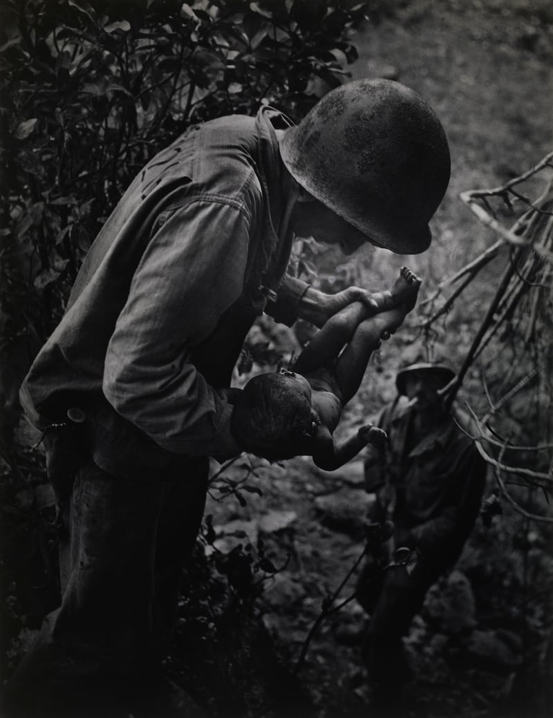 galleries/2013/11/11/war-photography-brilliantly-showcases-images-of-conflict-and-its-aftermath/131107-brooklyn-museum-war9_do3o7e