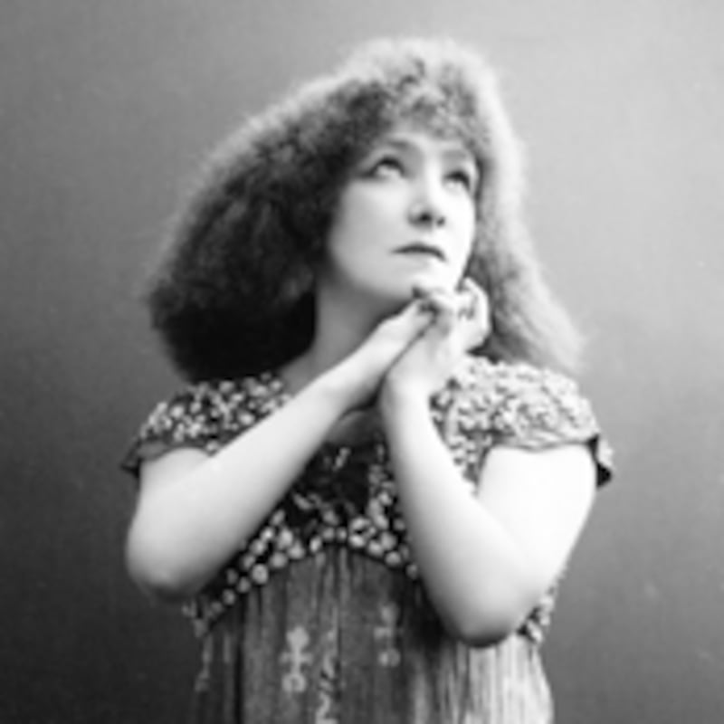 articles/2010/09/25/sarah-bernhardt-by-robert-gottlieb-reviewed/korda-bernhardt_129216_sc5a9u