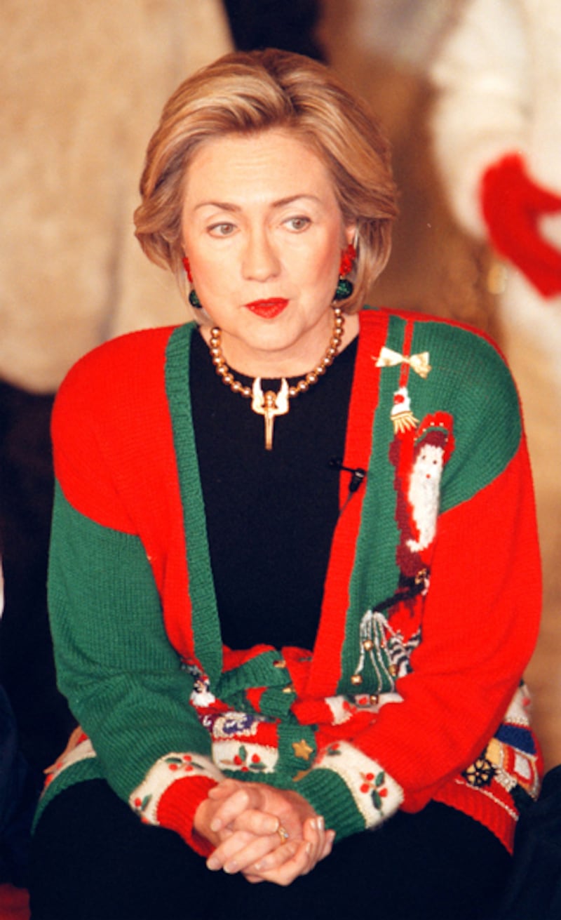 galleries/2011/11/28/celebrities-in-ugly-christmas-sweaters-photos/christmas-sweaters-hillary_dodhxp