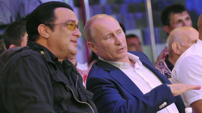 170928-zimmerman-Steven-Seagal-putin-tease_myvlgk