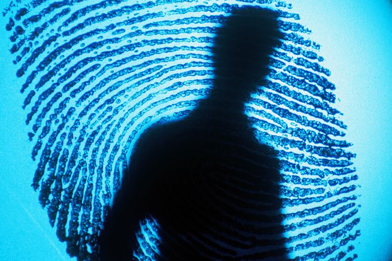 articles/2013/09/13/experts-say-iphone-5s-fingerprint-security-feature-can-be-hacked/130913-fingerprint-theft-ross-tease_hihgaa