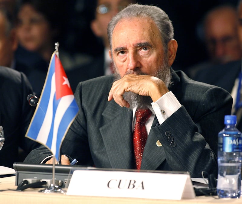 galleries/2016/11/26/fidel-castro-through-the-years-in-photos/161126-fidel-castro-dead-02_zs8sfg