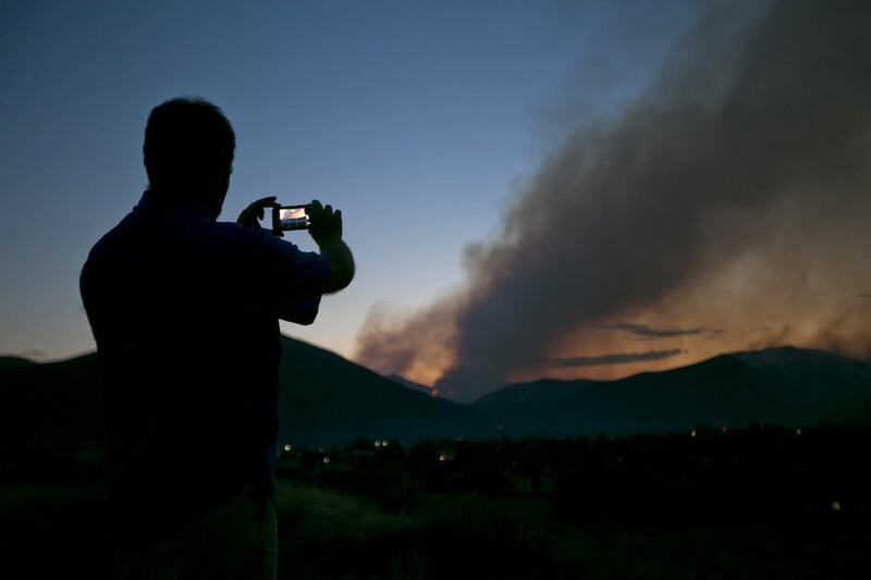 galleries/2013/08/18/wildfires-rage-in-idaho-photos/130818-idaho-fire-04_b6rcbf