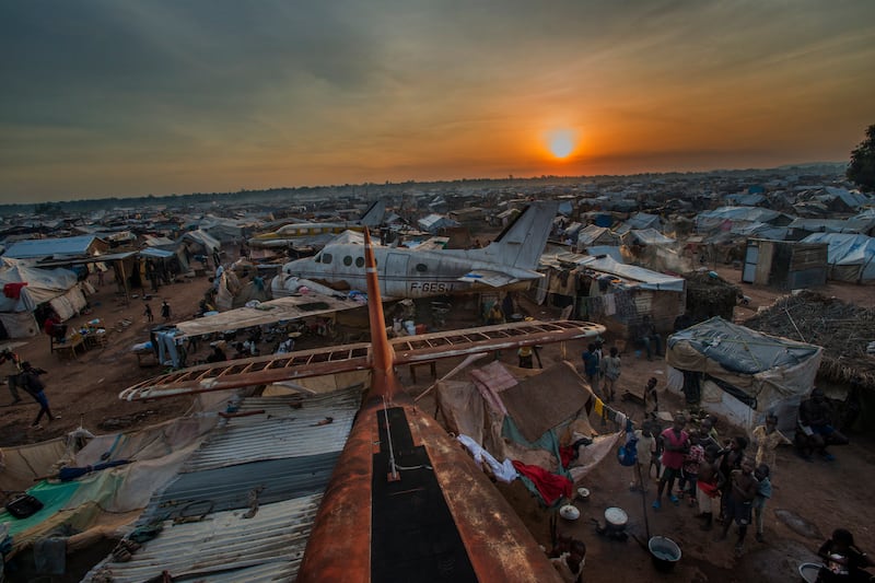 galleries/2014/05/25/stranded-at-bangui-airport-the-refugee-crisis-in-central-african-republic-photos/bangui-airport-dwellers-5_gdglre