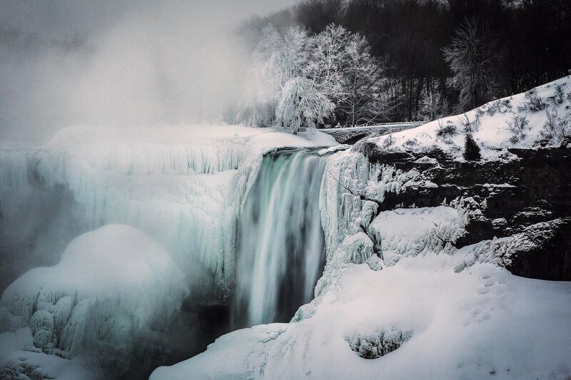 galleries/2014/03/04/niagara-falls-is-an-icy-frozen-wonderland/nigara-falls-gal-2_mpuc6t